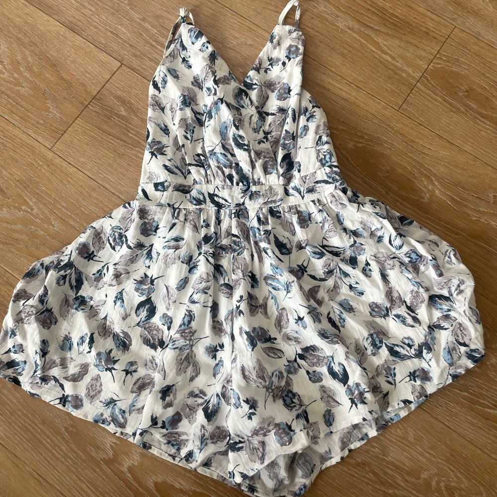 Romper open back